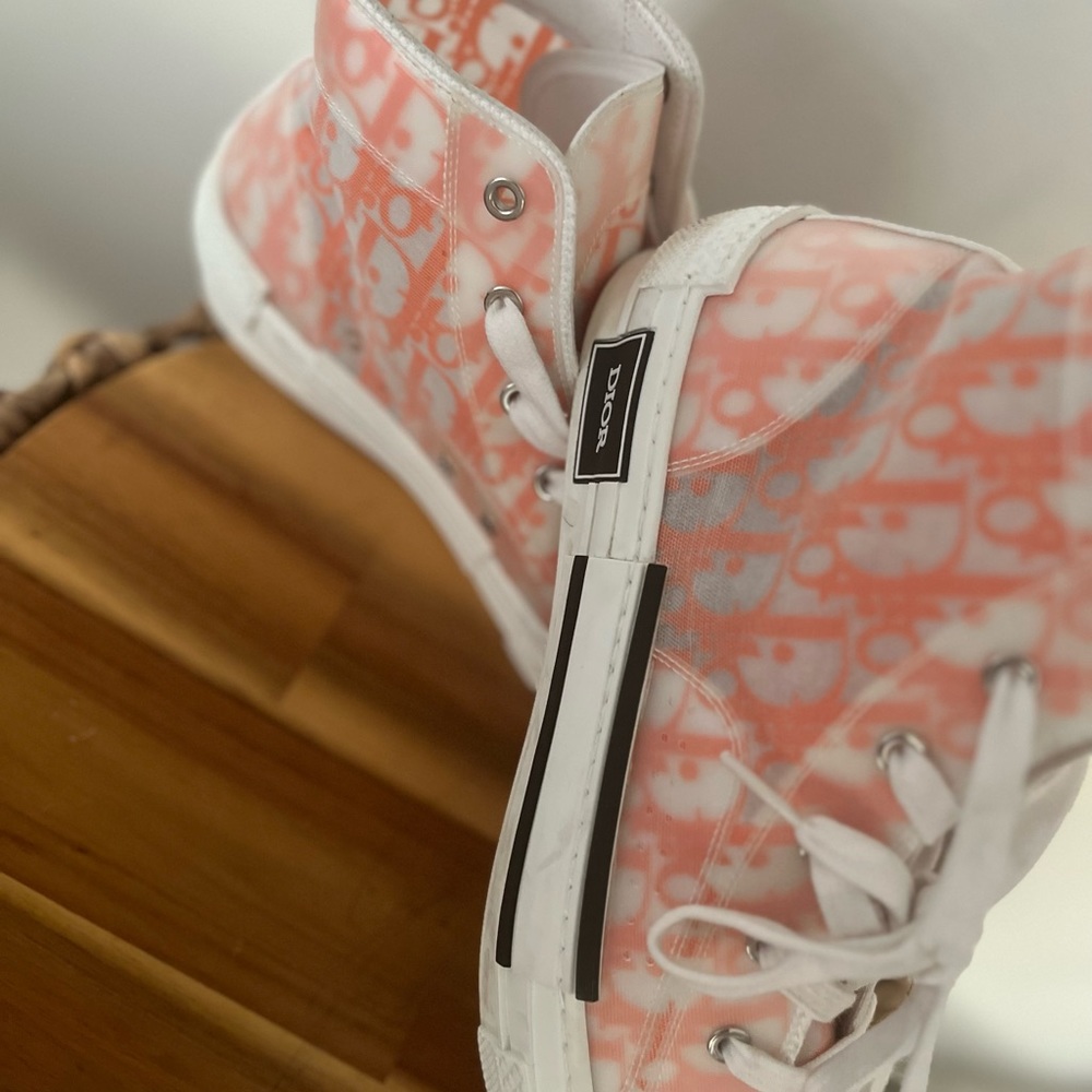 Pink and white Christian Dior - Picture 2 of 2